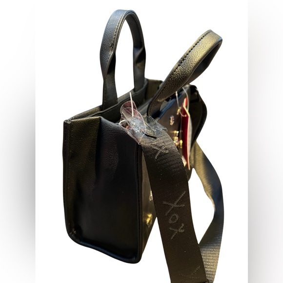 Betsey Johnson NWT Black Paris Dual Handle Crossbody & Pink Hearts Cosmetic Bag - Picture 8 of 11